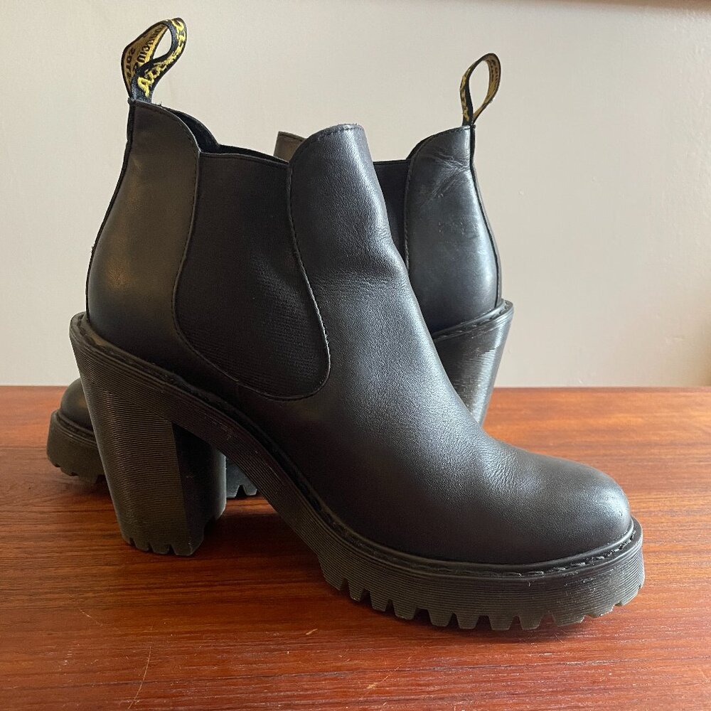 Dr Marten's "Hurston"- Platform Leather Boots, size 9 /EU40